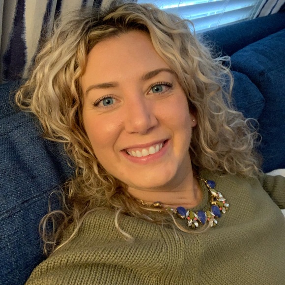 Meet your Posher, Randee - Picture 2 of 5